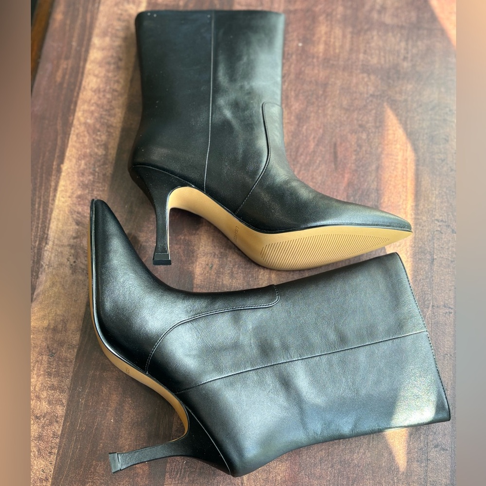 Lisa Vicky - Arthaul Pointed Toe Bootie - Picture 10 of 14